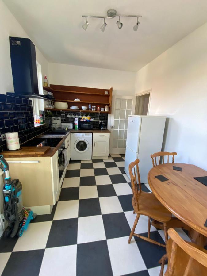 Lovely 2 Bedroom Flat Wifi Close To The Beach 伯恩茅斯 外观 照片